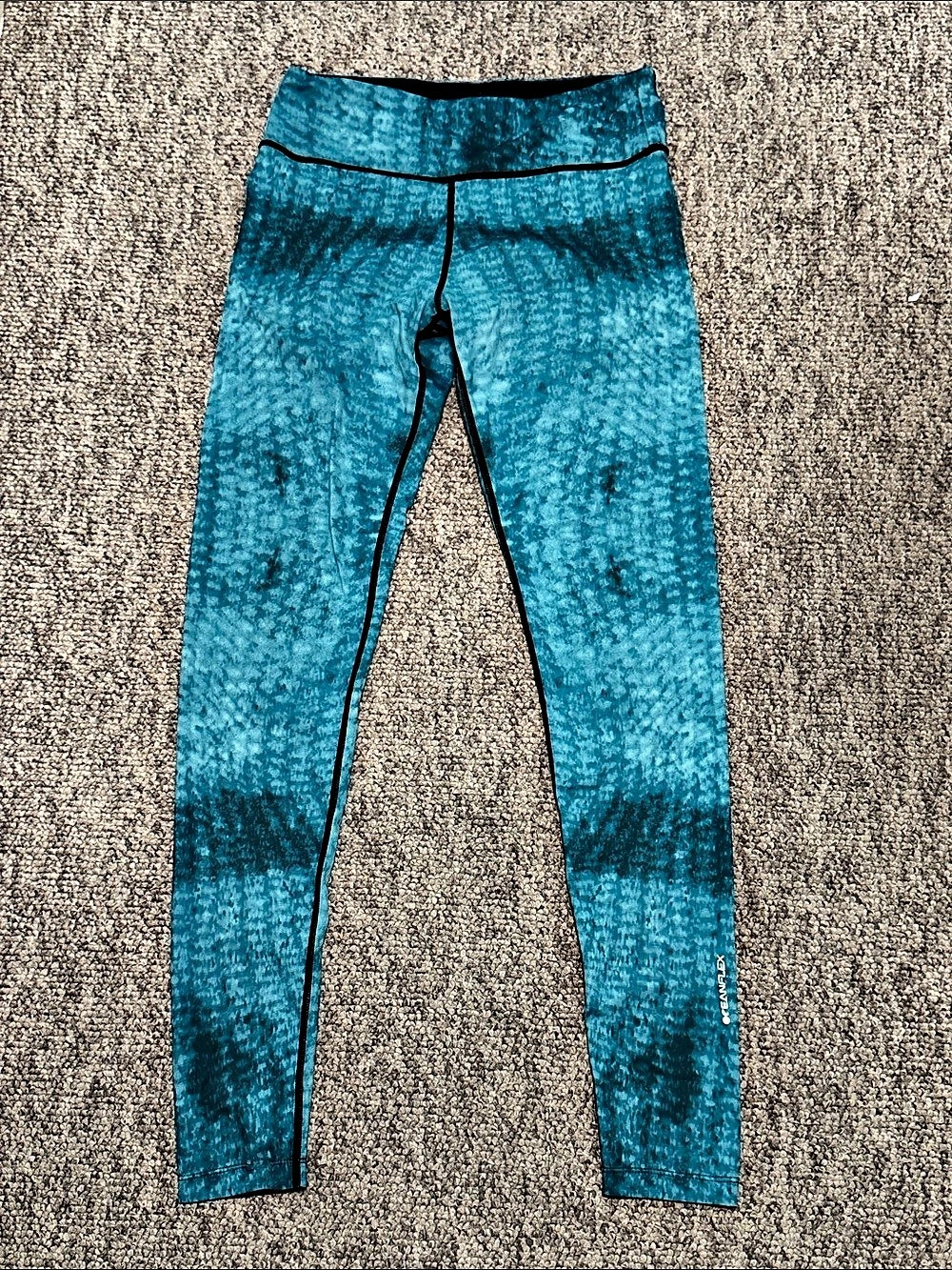 Pelagic Abstract Athletic Leggings in Teal Size Medium Like New